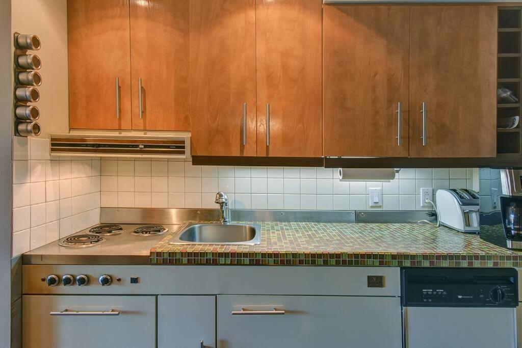 Charming Tremblant 1 Bedroom With Pool And Hot Tub Mont-Tremblant Exteriér fotografie